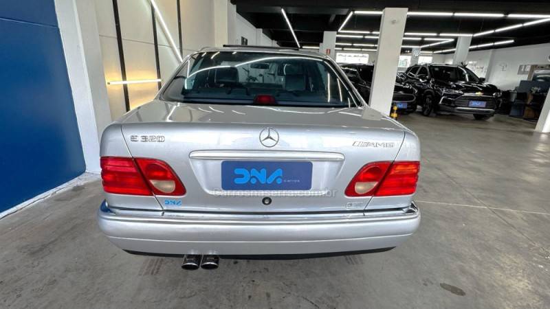 MERCEDES-BENZ - E 320 - 1998/1998 - Prata - R$ 55.900,00