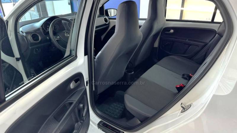 VOLKSWAGEN - UP - 2019/2020 - Branca - R$ 70.900,00