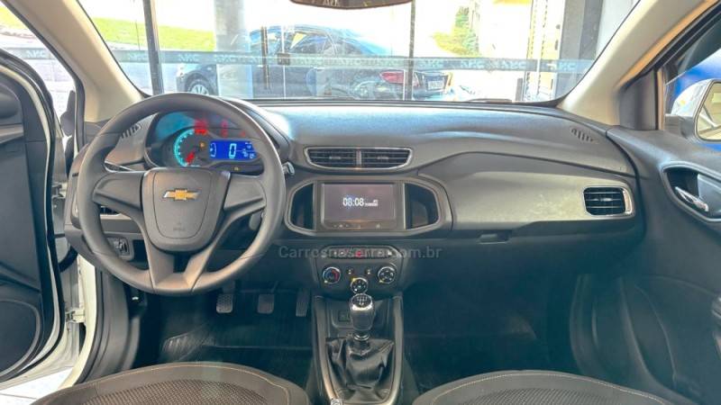 CHEVROLET - ONIX - 2013/2014 - Branca - R$ 51.900,00