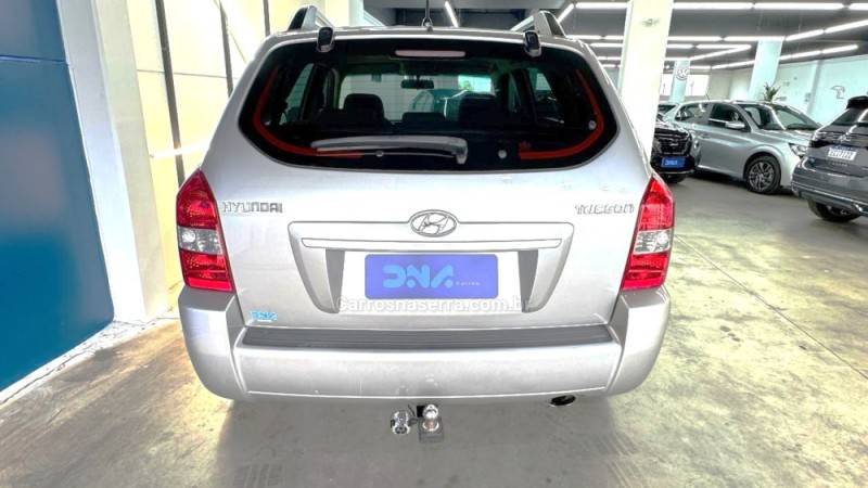 HYUNDAI - TUCSON - 2009/2010 - Prata - R$ 45.900,00