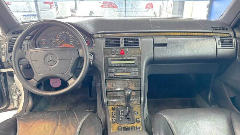 MERCEDES-BENZ - E 320 - 1998/1998 - Prata - R$ 55.900,00