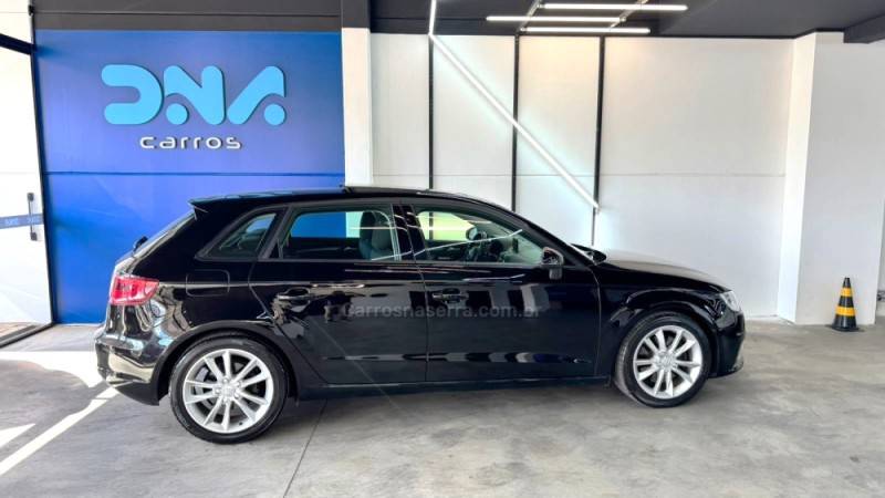 AUDI - A3 - 2014/2014 - Preta - R$ 95.900,00