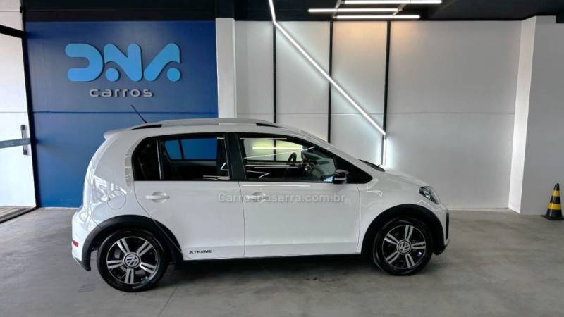 VOLKSWAGEN - UP - 2019/2020 - Branca - R$ 70.900,00