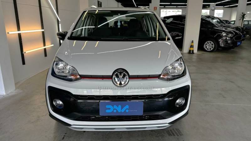 VOLKSWAGEN - UP - 2019/2020 - Branca - R$ 70.900,00