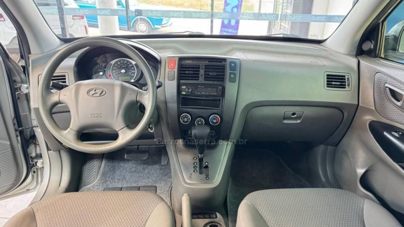 HYUNDAI - TUCSON - 2009/2010 - Prata - R$ 45.900,00