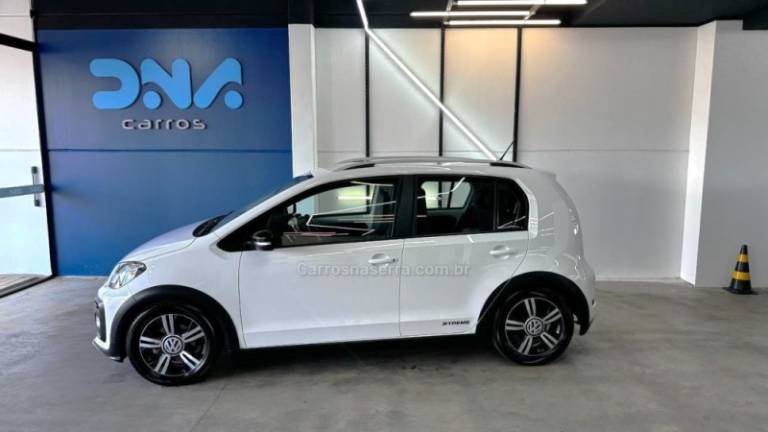 VOLKSWAGEN - UP - 2019/2020 - Branca - R$ 70.900,00