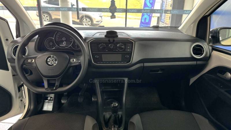 VOLKSWAGEN - UP - 2019/2020 - Branca - R$ 70.900,00